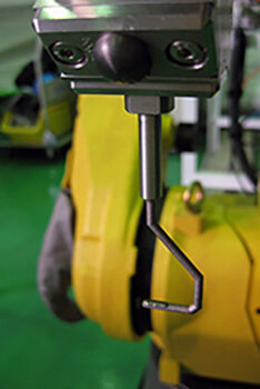 Example of a sample nozzle that applies paint with doors closed